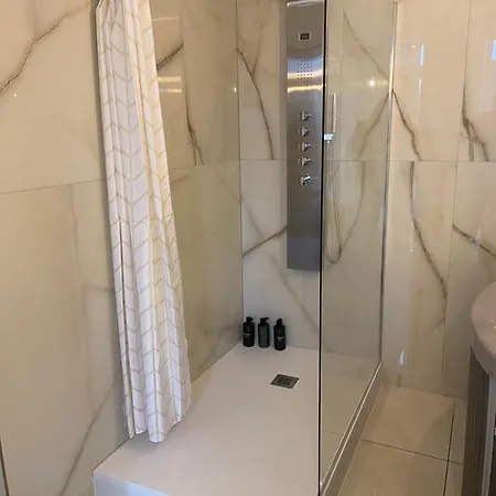 Golden Royal - Jacuzzi Rouen